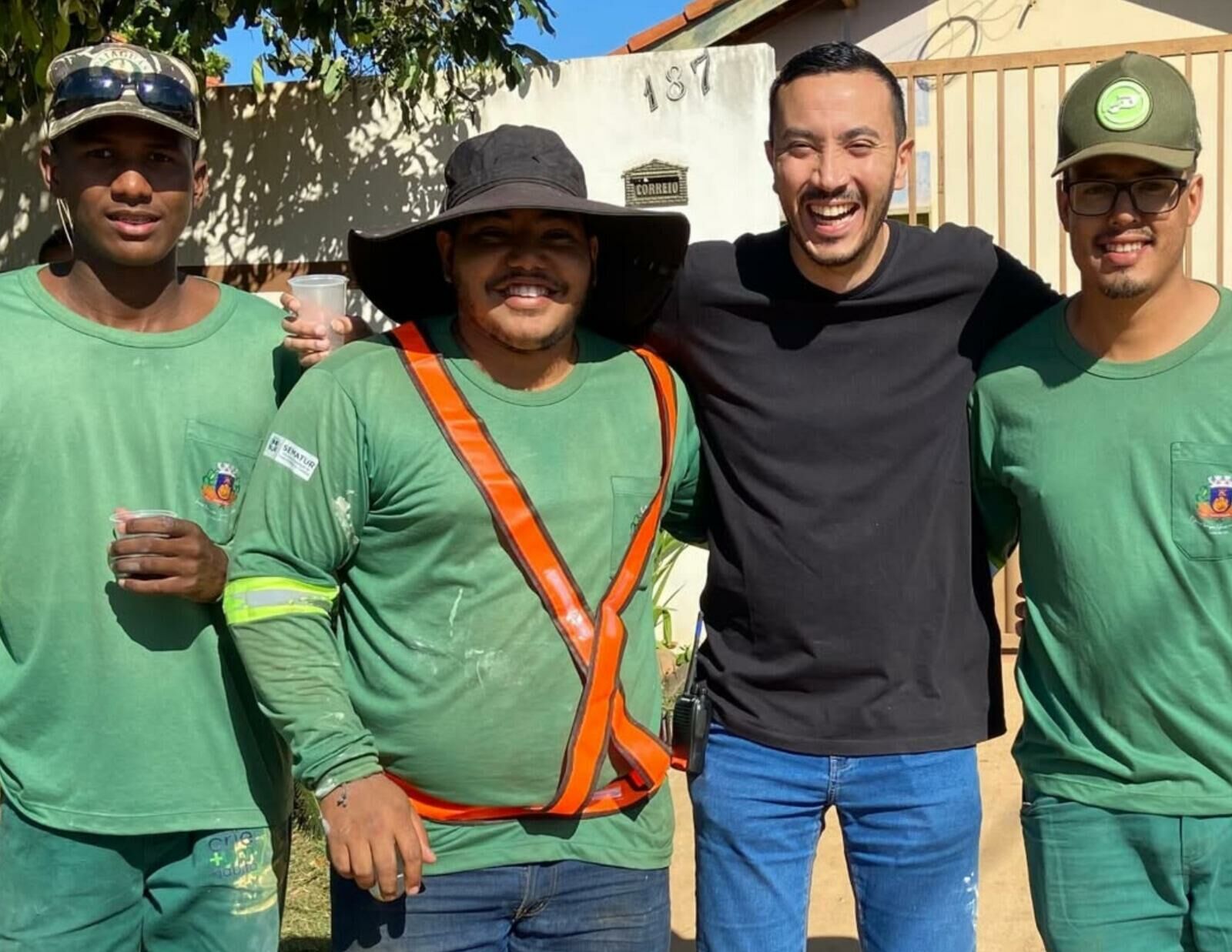 Imagem de compartilhamento para o artigo Com tinta na mão, Prefeito delegado Murilo vai às ruas e lidera mutirão de ação nos bairros de Pedro Gomes da MS Todo dia